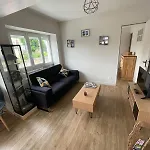 A 100m De La *
