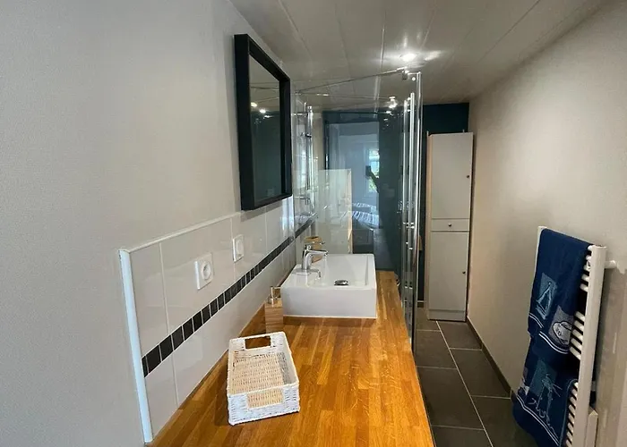 à 100m De La Apartamento